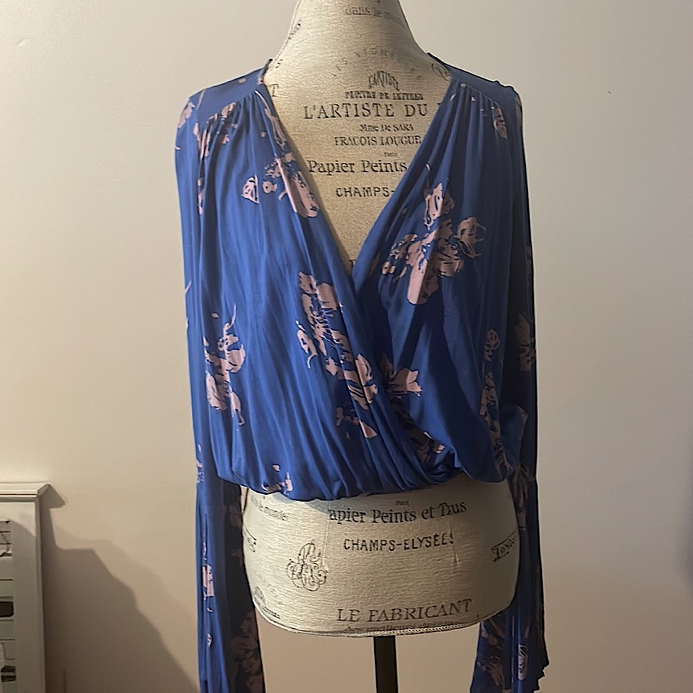 FREE PEOPLE size M (NWOT) floral faux wrap long sleeve boho style top